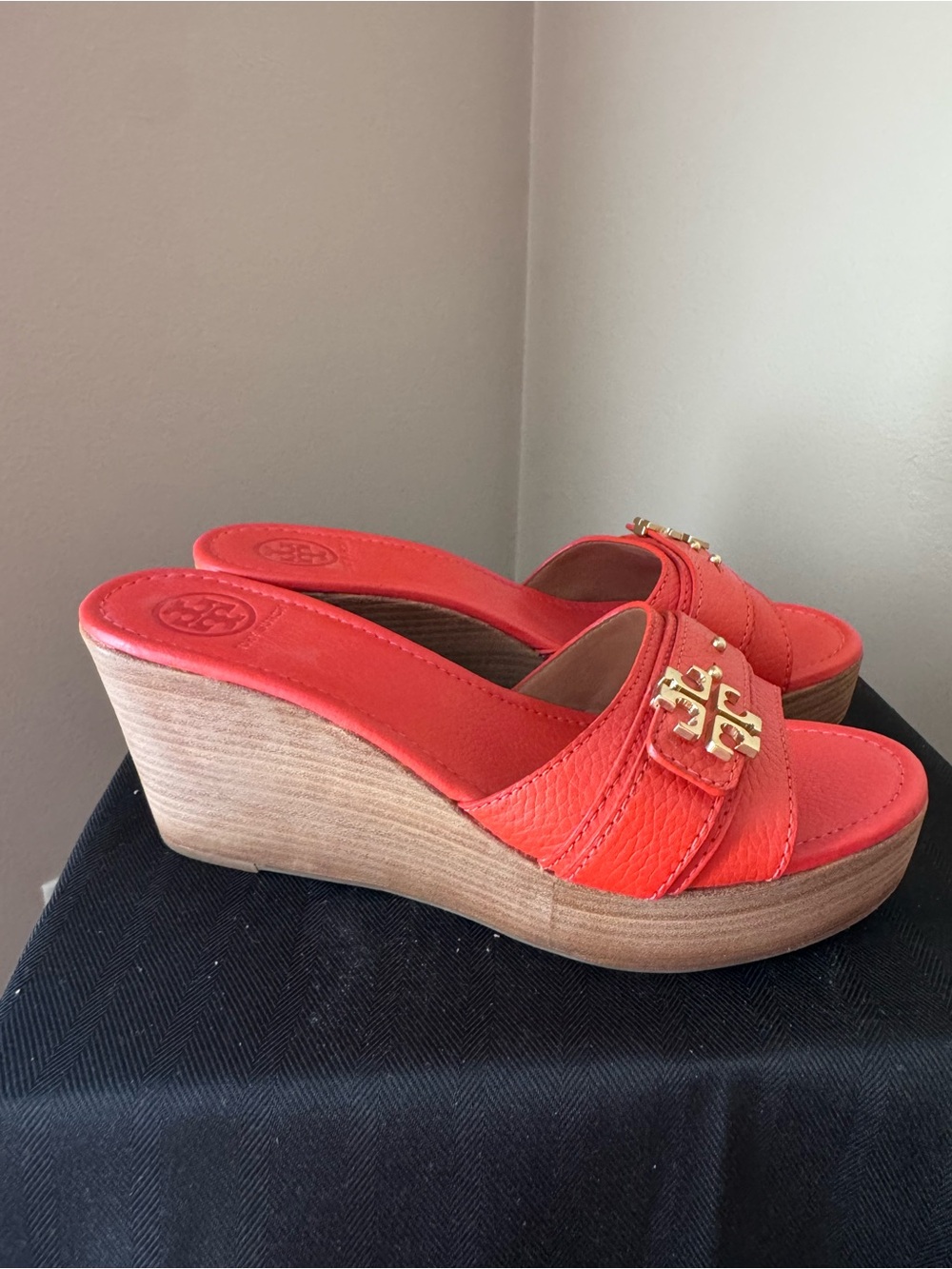 Tory Burch Red Leather Slide Mules with Gold Logo - Picture 4 of 5